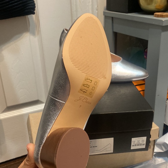 Silver J.Crew pumps brand new - Picture 2 of 3